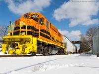 While sitting in a lecture this morning boredom got the best of me ...to my surprise I heard  RLHH 496 was on their way to Brantford to work Ingenia.  After finishing class I caught up with QGRY 2301 and 6 hoppers at the yard in Brantford.  The crew would wait for CN 148 to pass before heading to the Burford Spur.  They are pictured stopped at Brant Foods for their lunch break which allowed me to grab a couple shots.  I would shoot them in 4 more locations before throwing in the towel and going home.  