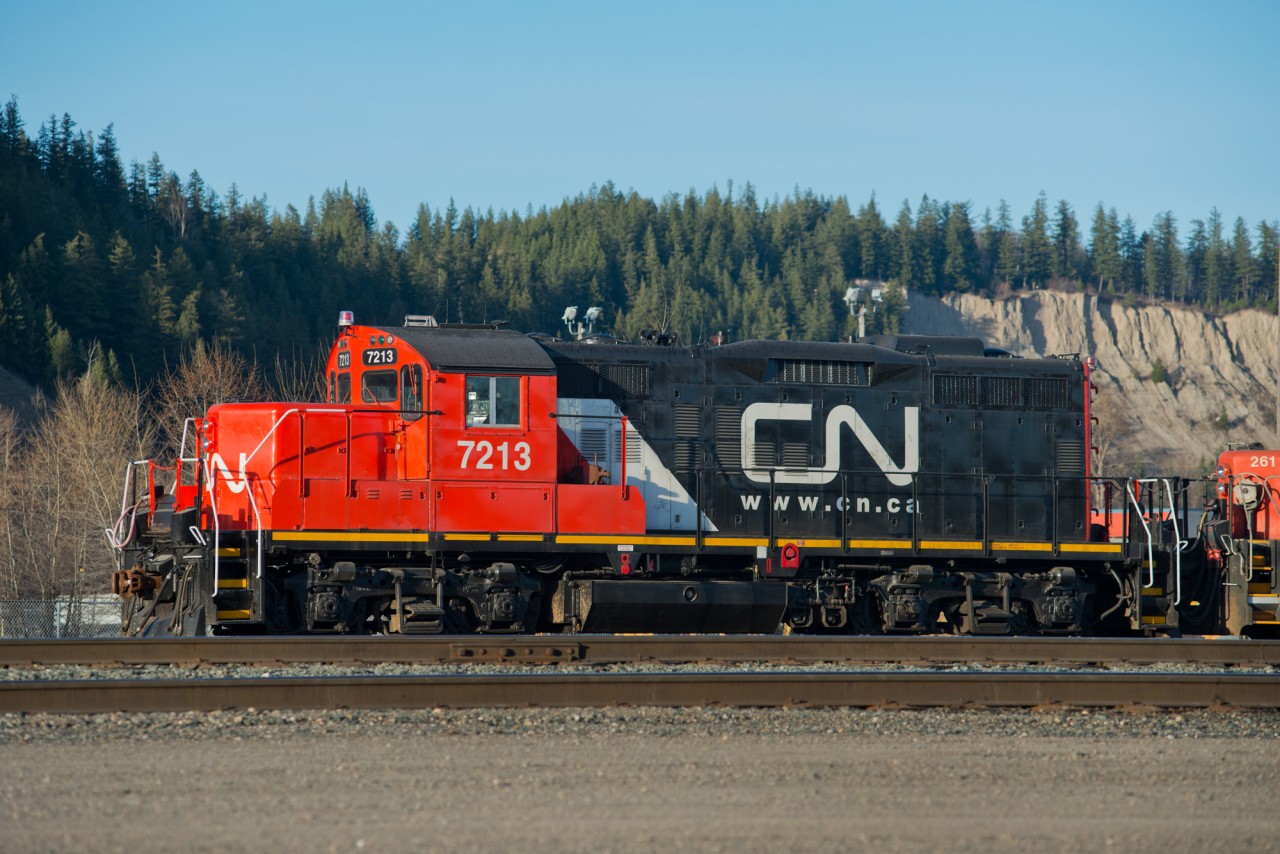 CN 7213 looks pretty good in its three month old paint job, soaking in the last light of the day in Prince George BC.