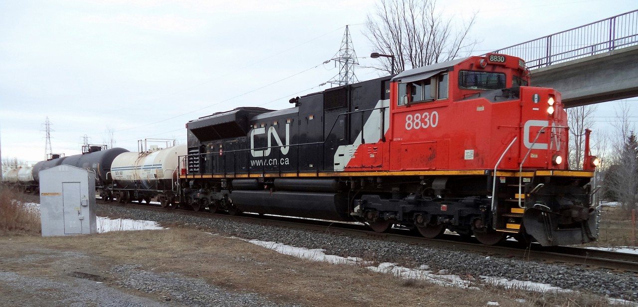 CN-8830 a SD-70m2 coming back from  is day pick up on Rouses Point Sub. St-Jean sur le Richelieu  Lacolle  Acadie Laprairie Brossard on CN rte 522