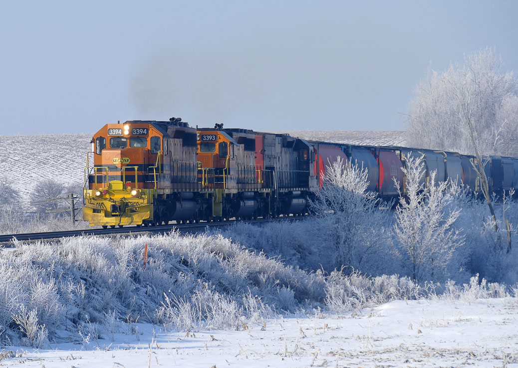 Hoar frost abound as GEXR 431 picks up speed after lifting at the P&H elevator on Shantz Station Road.