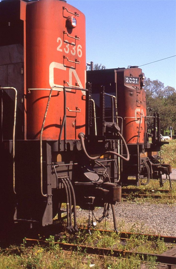 This is not the glamorous end of the locomotives but it is a nice comparison between a M636, in the foreground and a C630.