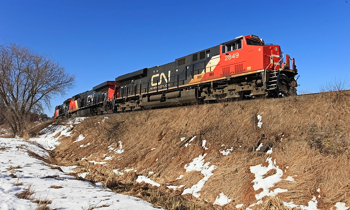 451 pauses at the north end of Huntsville Yard while setting out some loads before continuing on up to North Bay