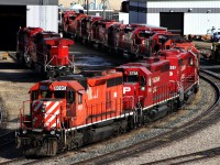 Former CP SD40 now DME 6095 sits parked in Moose Jaw along with other SD40's of Soo and CP heritage including one of the few GP9u's. 