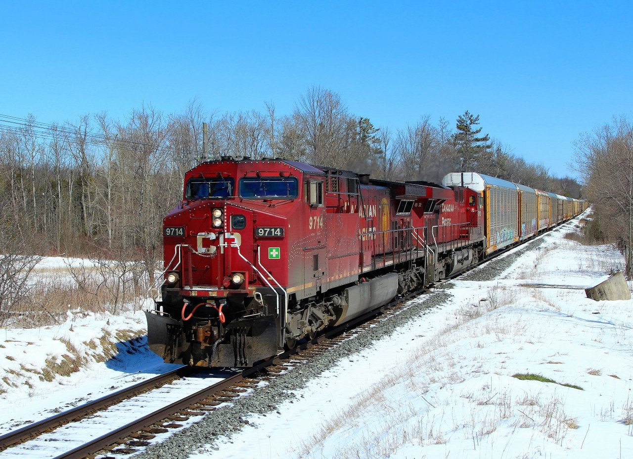 On this bright sunny but cold day, we find a former CP Holiday train in CP 9714 leading CP 8782 through Puslinch on its way to Wolverton. I never really noticed the lights until I was viewing my photos at home and noticed a pattern I had not saw before on any engines and found it to be the CP holiday train leader from 2005 and 2006. You never know what you'll find or see out there.