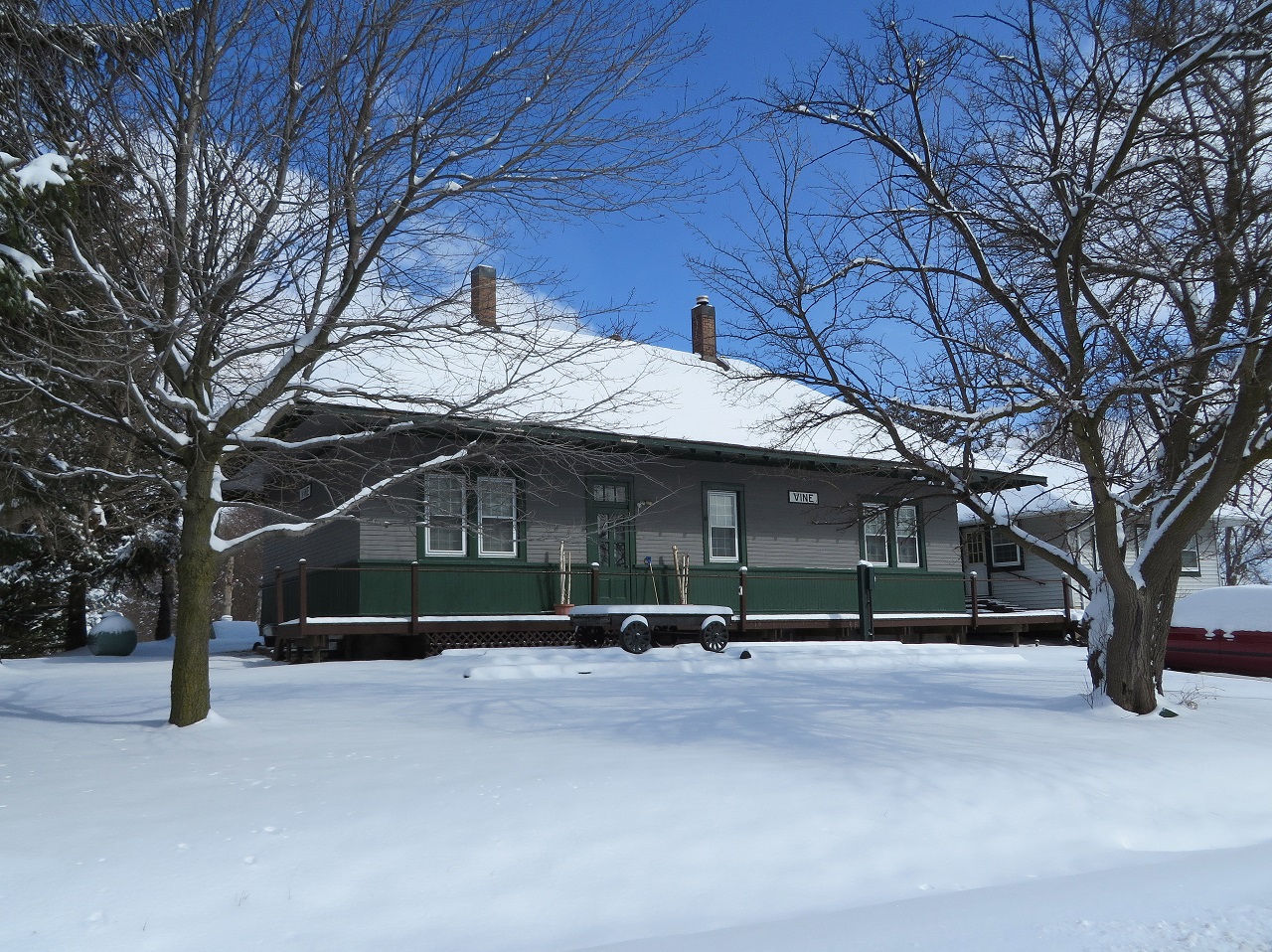 The former CN Vine station adjacent to the Barrie-Collingwood railway's Beeton Spur is now a residence. It has been rotated 90 degrees from it's original position.