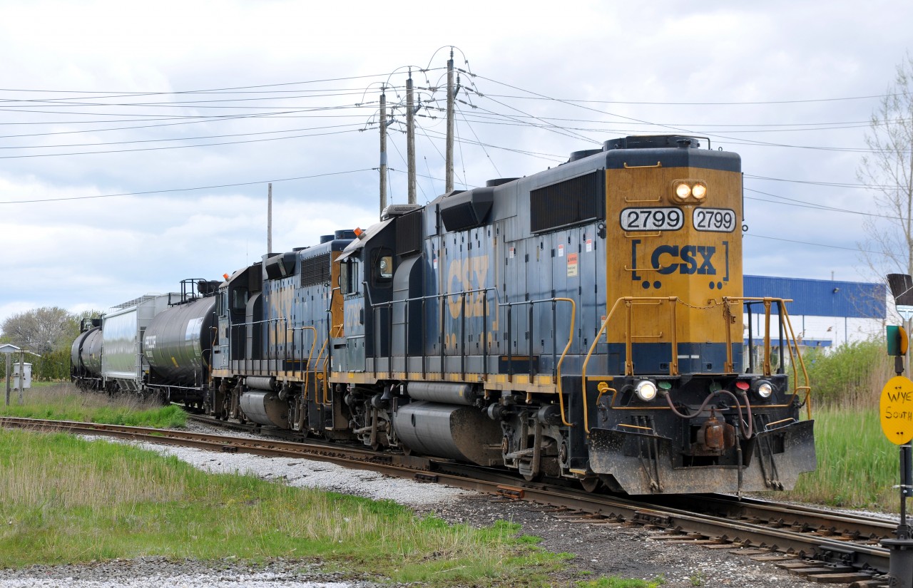Y120 heading for home rails with CSXT 2799 - CSXT 2561 and 32 cars from interchange with CN