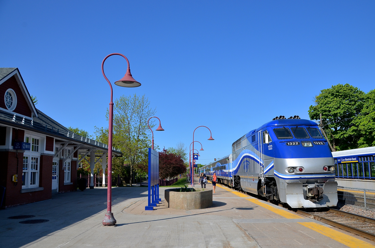 Stripes still not lined up. The stripes on AMT 1322 are still not lined up properly as it leads AMT 72 from Candiac past Montreal West station.