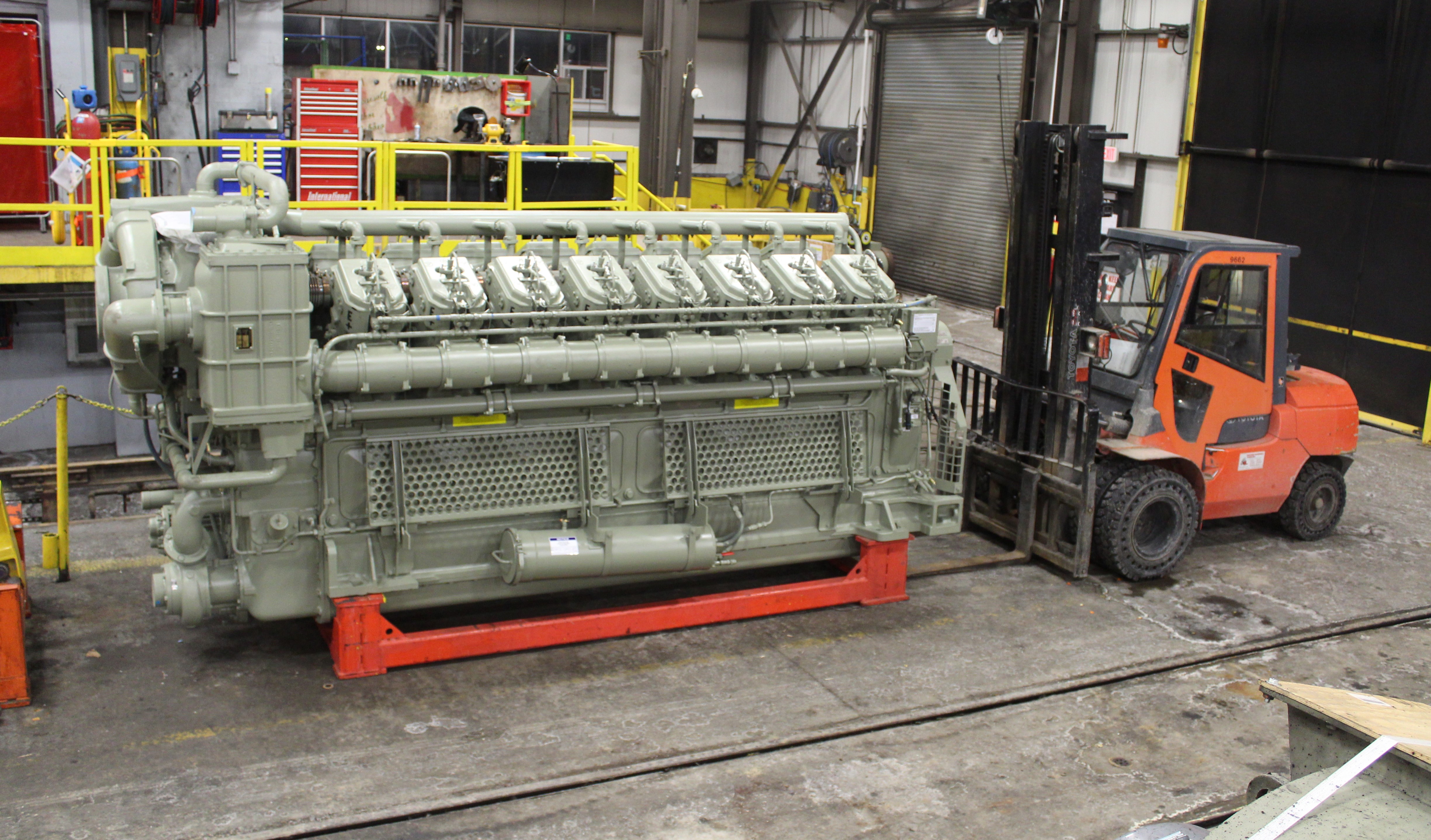 Railpictures.ca Paul Santos Photo Here is a new 16 cylinder General