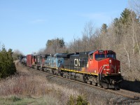 After bagging the trailing two units on A422 hours before, they surprisingly return on M399, throwing a dash 9 up front.