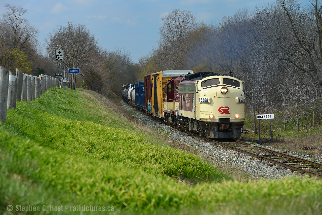 Pouring it on: OSR's pair of EMD 567C's growl in melodic unison as the hogger accelerates his 50 car train for Woodstock to track speed, 25 MPH. This is a standard shot on the OSR, some come for the photography, but the sound here is nothing short of amazing.