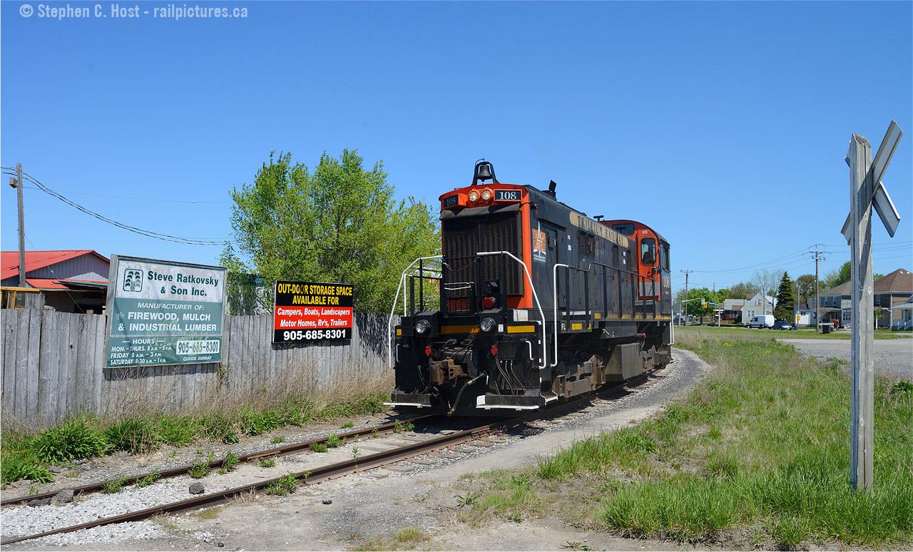 A railway I haven't shot in about 13 years - I finally made it out to see Trillium in action on what turned out to be a beautiful spring day.  M