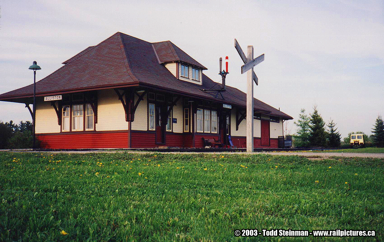 When the CP no longer had use for the Alliston station, it was purchased and moved to Tottenham. When I arrived on the scene in 2003, I was met with some hesitance (at first) from the homeowner's father. However, after some talking and convincing of what I was there for, I learned that that man was none other than James Brown - not the soulful singer from the 60's, but popular railway photographer himself. Thankful he still let me photograph on the premises.