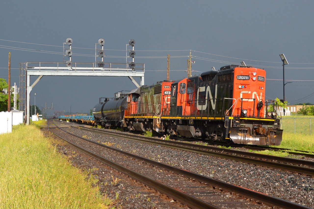 CN L584 departs London and heads to St.Thomas after getting poured on by a massive t-storm