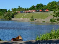 New photo opportunities don't come along all that often, witness this angle, which probably hasn't been shootable in 50 years, now that CN had to widen the embankment for the third track which eliminated all foliage... bet the RBG is pissed, but we're not !


