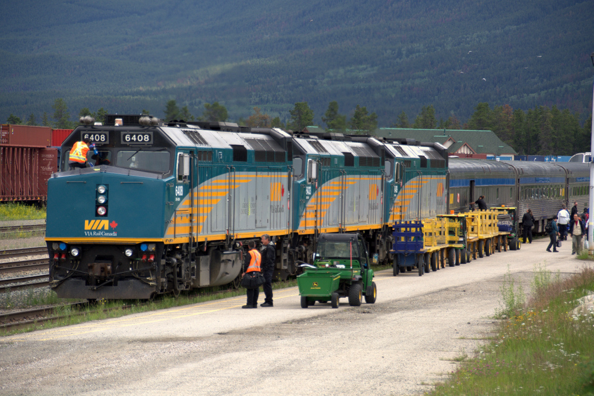 #2 arrives and gets a quick service while passengers unload.