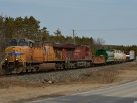 UP 5534 South hustles out of Midhurst with train 420 from Thunder Bay with some more run through UP power in the lead. 