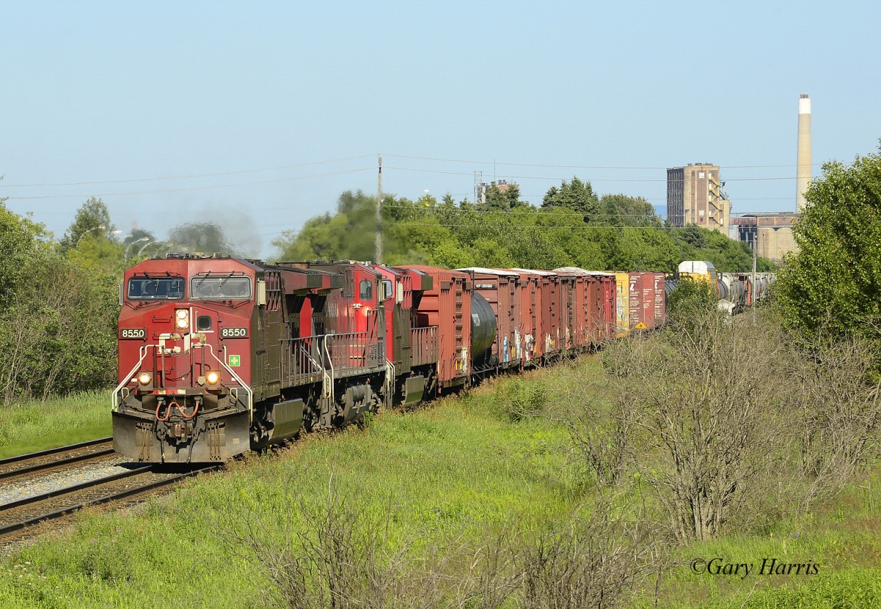 321-15,CP-8550 Departing westward from Westfort yard with 121 cars.