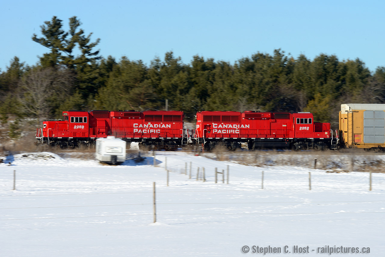 With two still new looking ECO's on the point, T69 is making track speed on the Galt sub on this  crisp and cold beautiful winters day.