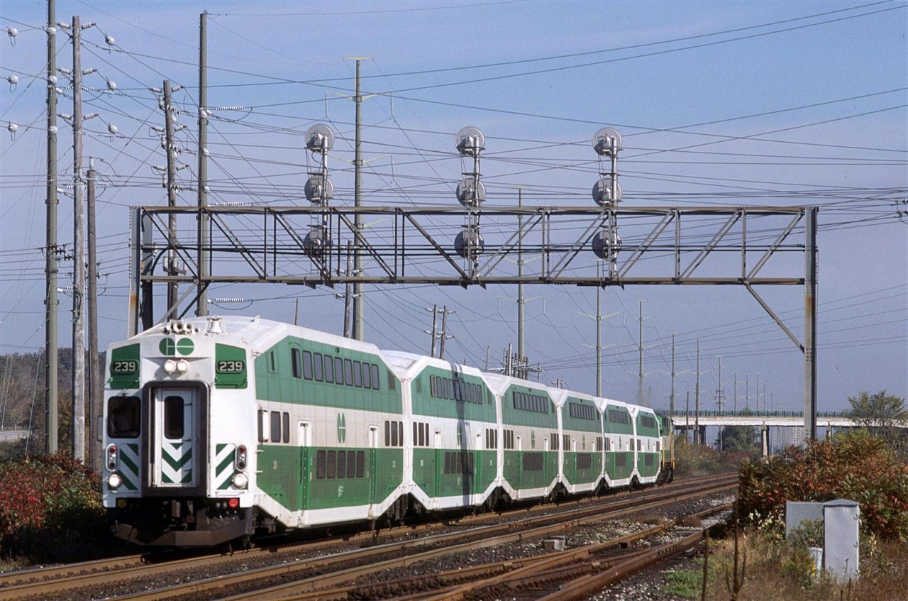 A westbound GO train is being operated as a push-pull operation on this Sunday. Here, it is being pushed west.