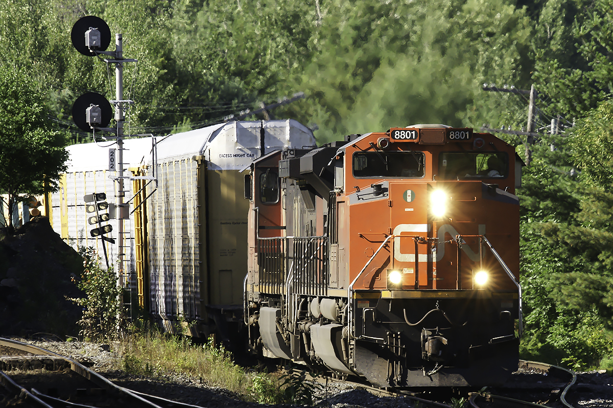 Late evening southbound at the crossovers.
