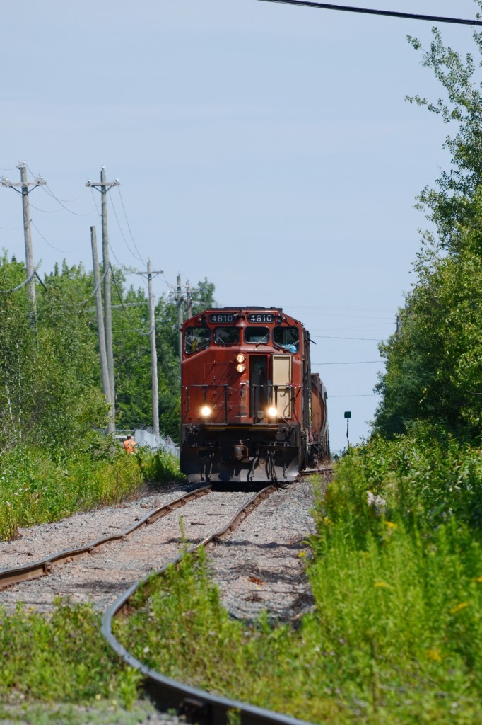 CN 4810 leads CN train 537 down the rough old Spur line in Northern part of Moncton.