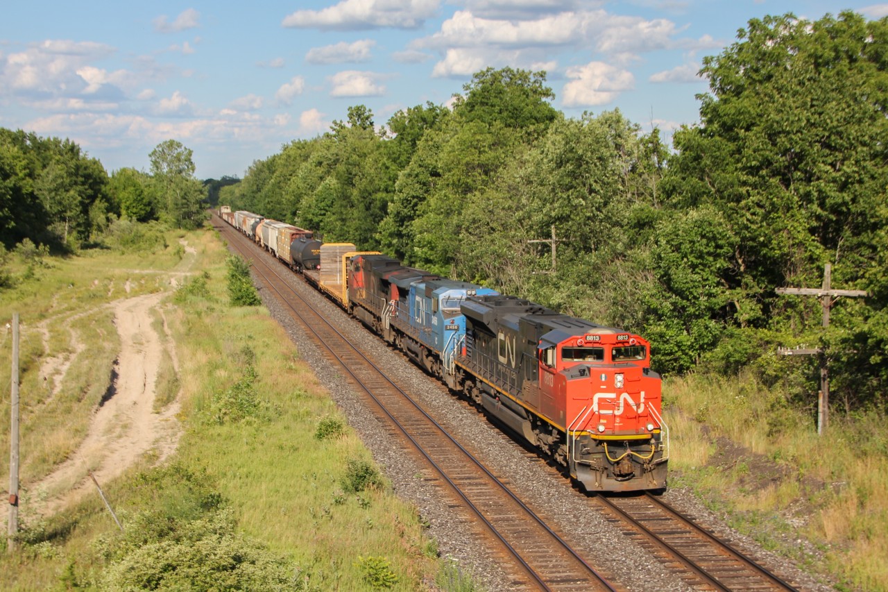 435 flies through mile 36 of the Dundas Sub, as it heads westward for London with a very short train in tow. 2456 appears once again, and for my 5th time shooting this guy in the last 3 months, it was a nice possible last shot for a while.