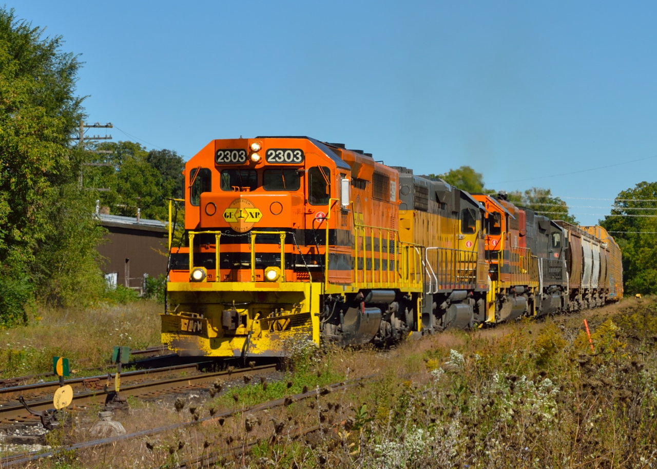 GEXR 431 passes through Guelph with a rather interesting locomotive consist last weekend.  Here, we have a GP39C-2, GP38-2, SD40-2, and SD45T-2 hauling a healthy consist of manifest freight towards it's western terminus.
