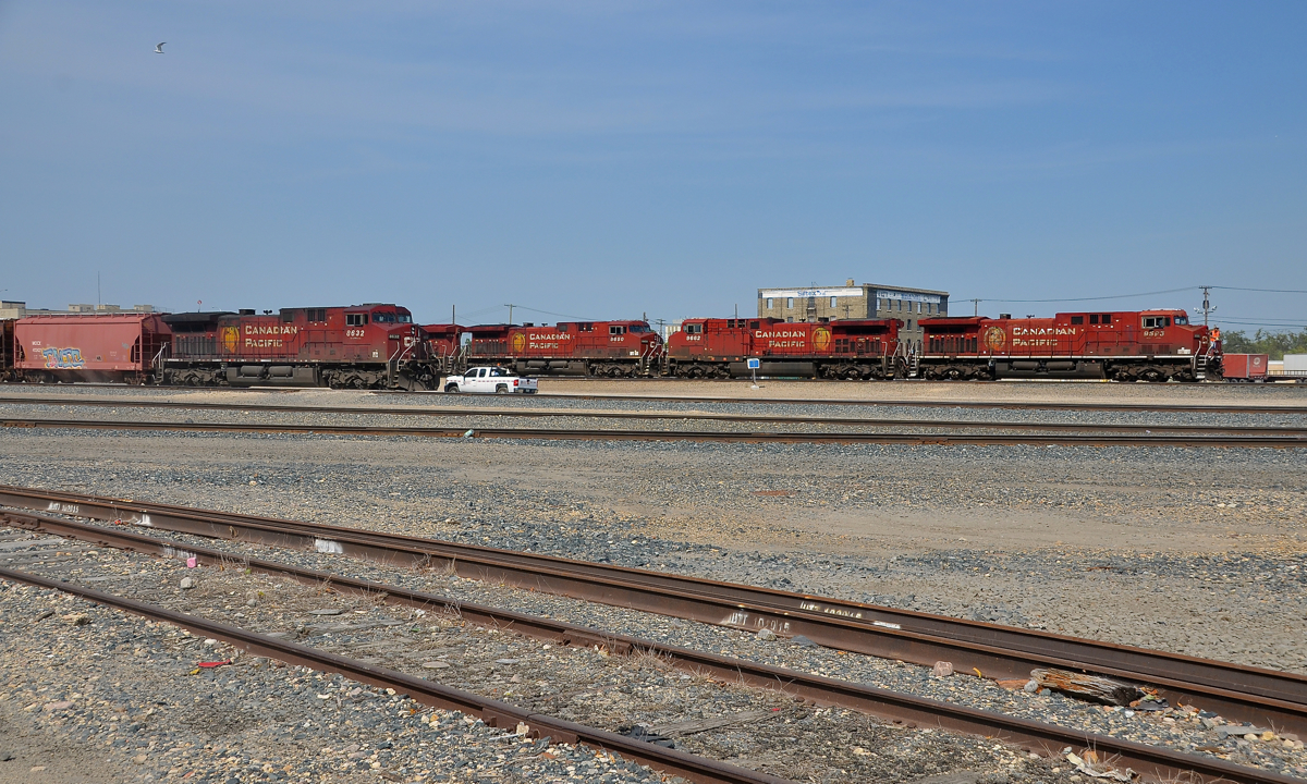 4, count 'em 4 beavers. With a good portion of CP's AC4400CW fleet in storage (and most CP AC4400CW's sporting the beaver on the long hood) it is getting rarer and rarer to see beaver AC4400CW's, so I was surprised to see a train pull into Weston Yard with three of them (CP 9593, CP 9662 & CP 8650, with non-beaver ES44AC CP 8752 mostly out of sight), passing a fourth beaver unit (CP 8632) which is DPU on a stopped train.