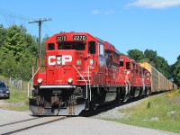 CP 2270, 3042, & 3097 racing westwards with a train of all autoracks on the way to Wolverton. Seen here crossing Reidsville Rd to the east of Ayr.