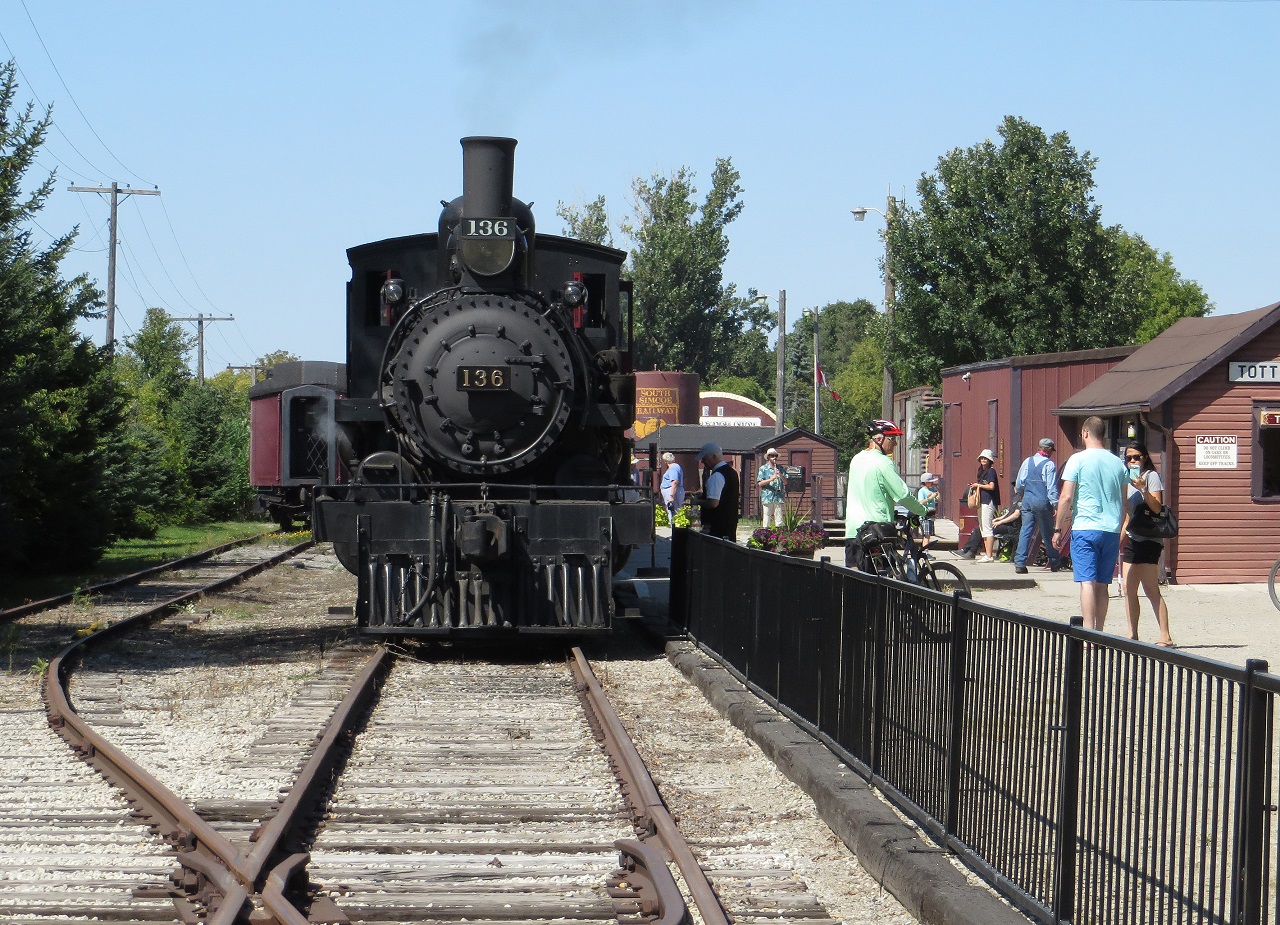 136 pauses before loading passengers for the 3:00 pm train