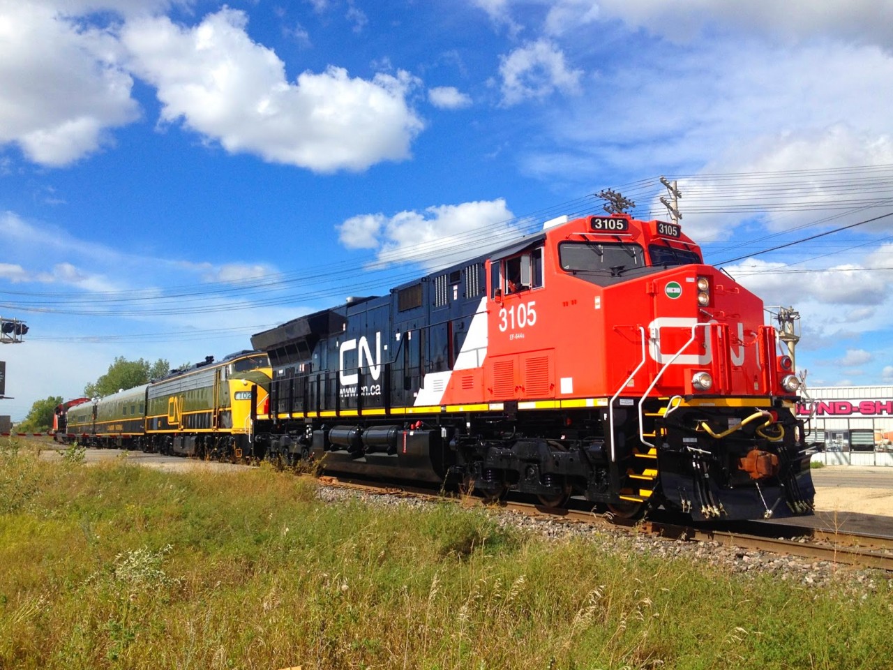 CN 3105 and CN 102 were the locomotives on the southeast end of the annual CN Family Day Train in Winnipeg, which ran between Symington Yard and the Seine River.