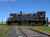 So I'm back after a two week vacation in Florida, back to posting some photos :) Trillium's S13 108 is crossing a diamond leading to Steve Ratkovsky's & Sons.