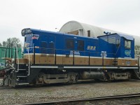 NRE 700 is a 1GS7B genset locomotive. It's seen here in SRY's Trapp Yard. 