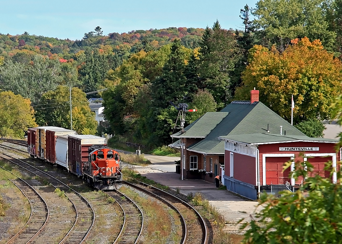 CN 595 done work for the day and tied down in Huntsville Yard.