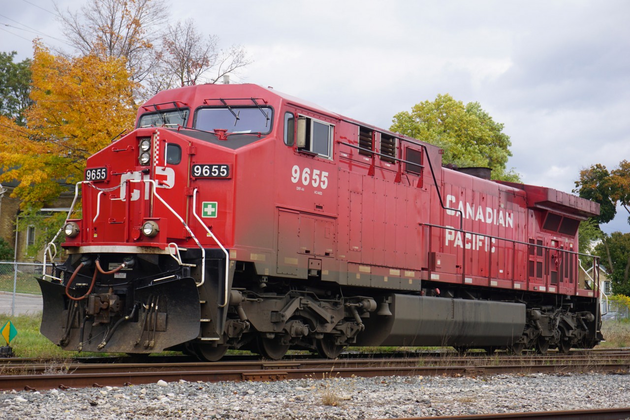 After 650 with the pair of UP ES44ACs went by it revealed that this was on the West back track waiting to head west.