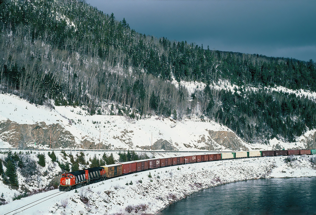 CN GMD GP40-2(W) 9675 Ex-GO Transit 708 arriving at Matapédia from Chandler, Québec on the Gaspe Peninsula November 24, 1995.