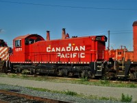3 months into it's retirement, SW1200RSu sits in the storage line on the east end RIP tracks. Built in 1958 as CP 8125 it was renumbered in 1985.