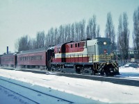  Canadian Pacific MLW RS-10 No.8475, one of the first series of RS-10s to be equipped with a single large headlight rather than the twin sealed beams of later versions. Montréal, Québec Feb.22, 1965
