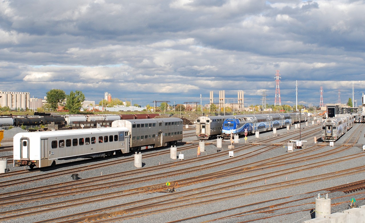 Pte St-Charles AMT yard  with old double deck cars and old control car