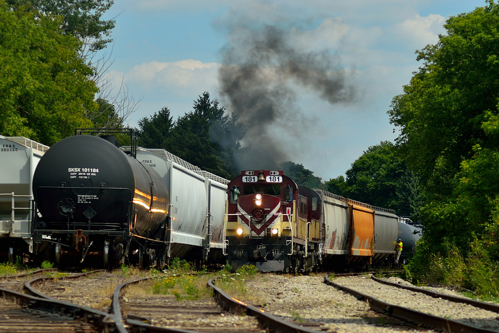 Smokin' 'er up!  OSR pulls down Lower Yard 1 as they head for the main.