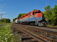 <b>Last of the Americas.</b>  After seeing Brian Bui's shot of RLK 4095 and 2211 (<a href="http://www.railpictures.ca/?attachment_id=26682"> http://www.railpictures.ca/?attachment_id=26682 </a>) I thought I'd post my shot of the pair.  Here, the final two RailAmerica painted units on the GEXR are paired up as they lead train 580 off the Guelph Sub. and onto the Guelph North Spur.<br><br>Ironic how all the Canadian built units on the GEXR are wearing RailAmerica paint.