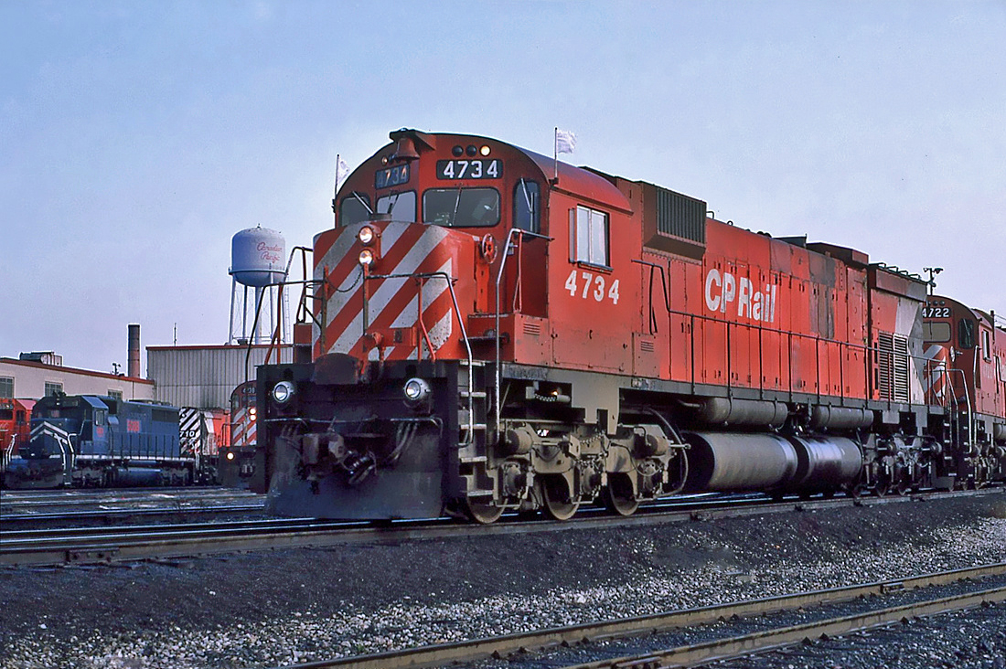 CP MLW M-636 No.4734 and 4722 at Toronto's CP Agincourt Yard. October 23, 1987.