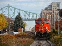 CN 149 is having trouble releasing the brakes as it attempts to leave the Port of Montreal. Here it is stopped as the crew tries to get things going aain.