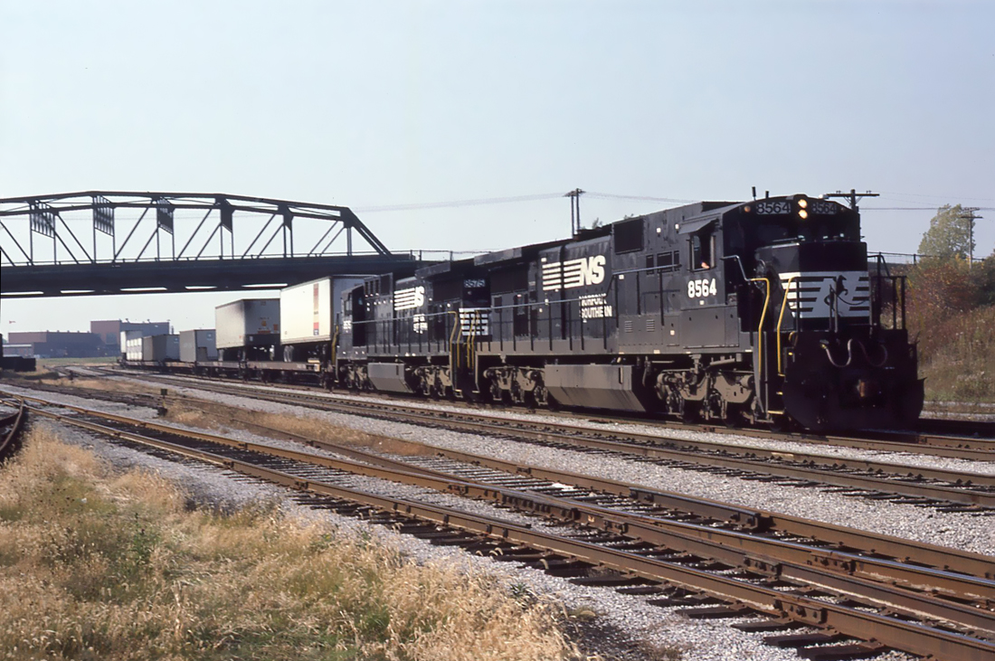 Norfolk Southern GE C39-8 Nos.8564 and 8575 at Fort Erie, Ontario October 22, 1986.