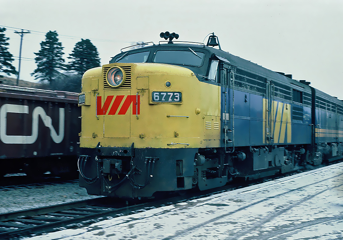 VIA Rail MLW FPA-4 No.6773 train 14 The Ocean coming in the station, on a cold December morning.