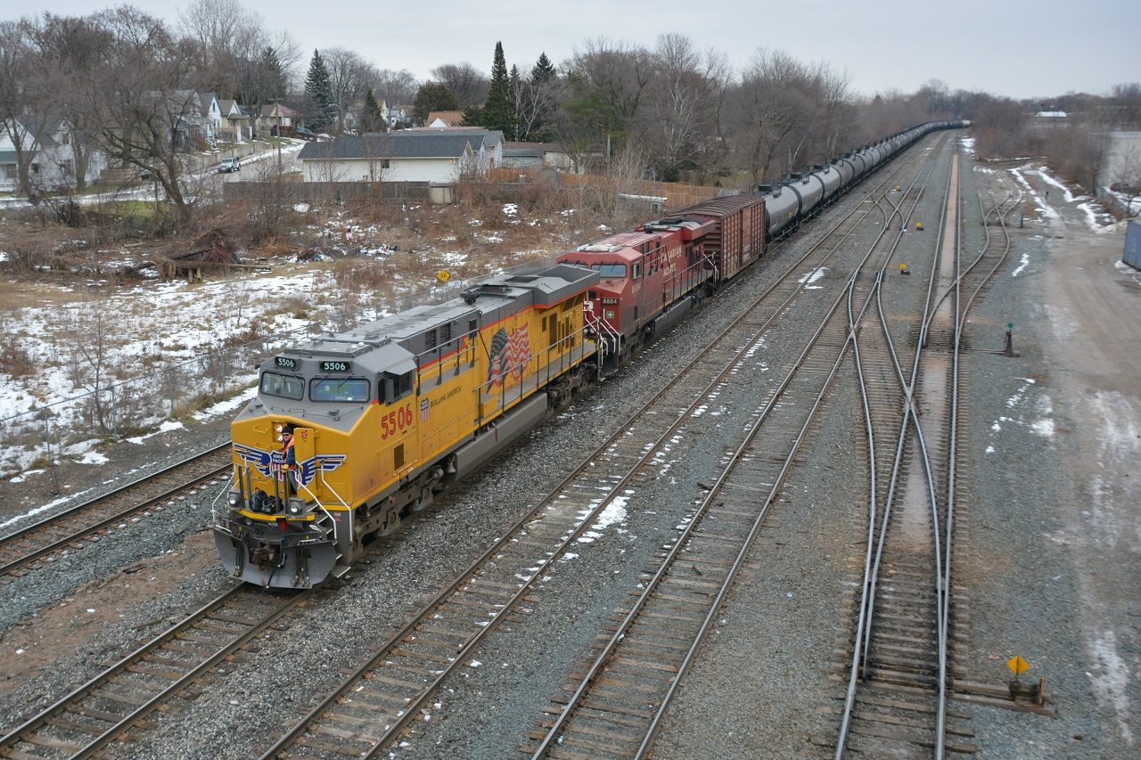 CP 647 arrives in London yard where it will do a crew change and lift mixed freight on to the head end. Yeah, a unit train working the yard...