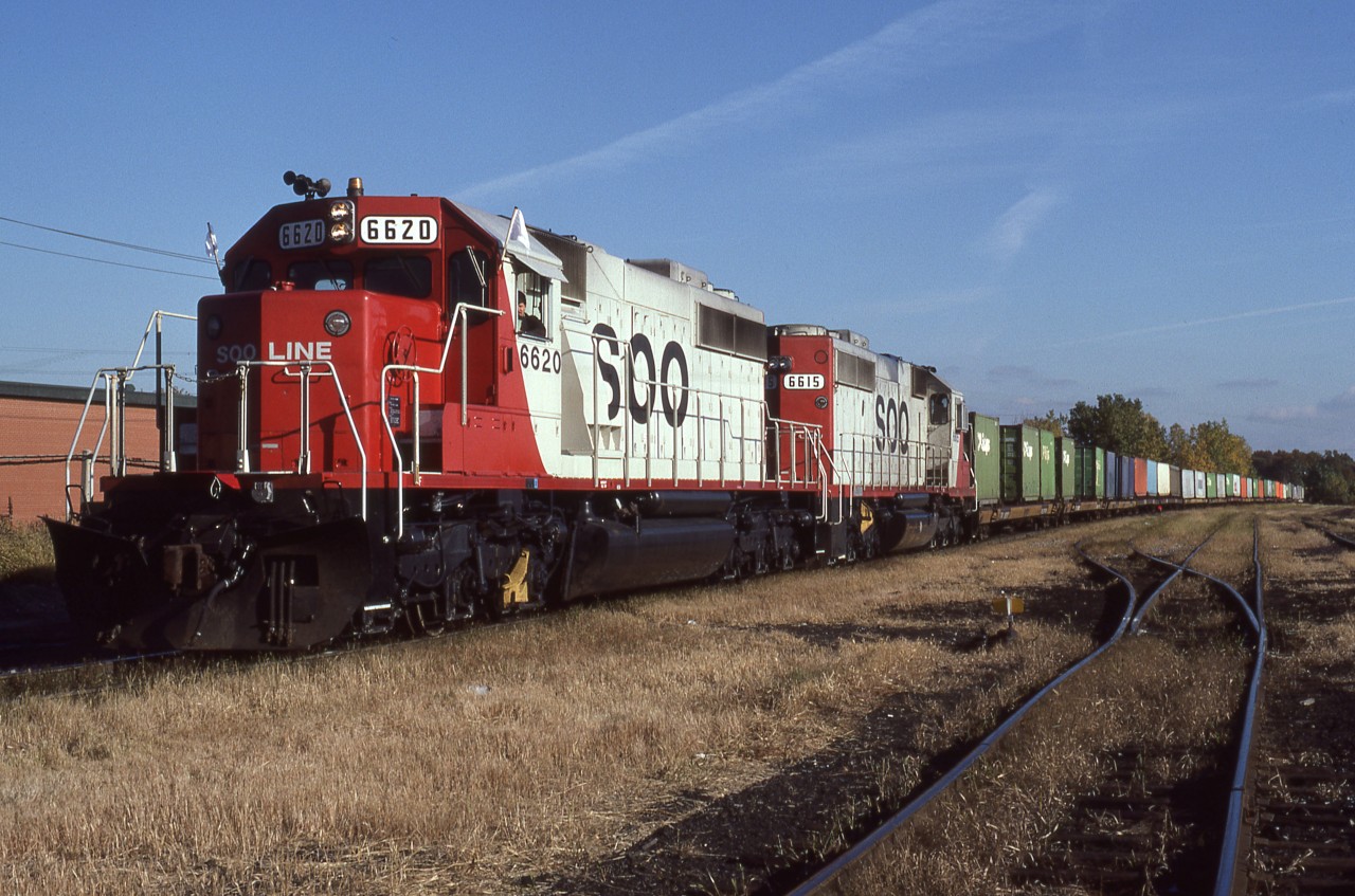 CP No.501 with SOO6620-SOO6616 waits its turn to head through the Detroit River Tunnel.