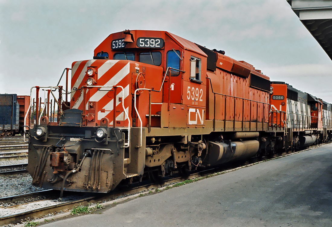 Ontario Hydro-owned unit added to CN's fleet as No.5392 in 1996, after working as CP Rail 5783. In 2000 CP purchased 5392 and retained its CN number.