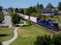 SRY nos.910&901 head north through Queensborough in charge of a mixed freight.