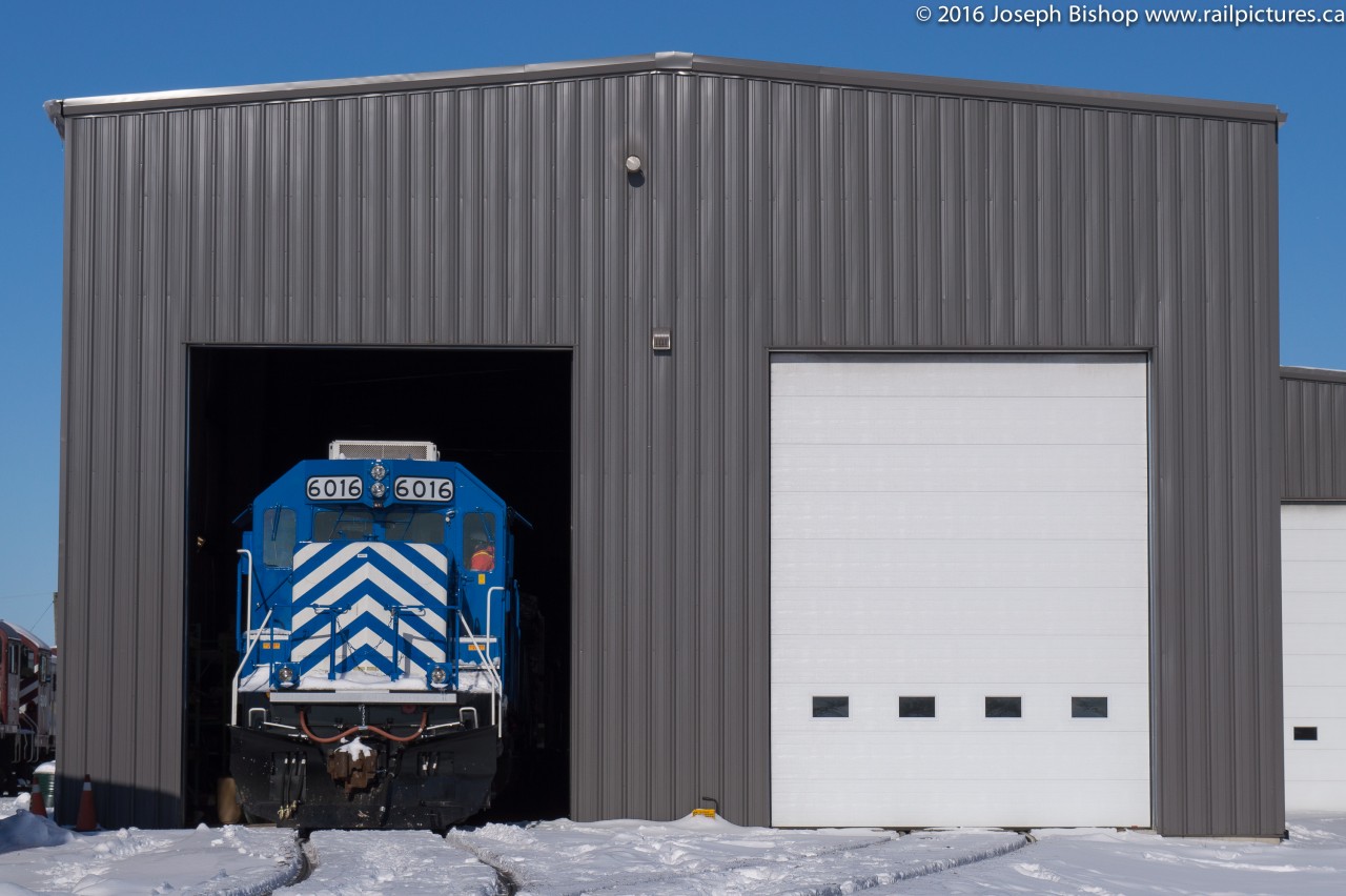 The OSR St Thomas Job crew moves CEFX 6016 inside the shop at Salford to give the ZTR guys a warm shop to work in, instead of out in the elements.  Taken on Railway Property with Permission.